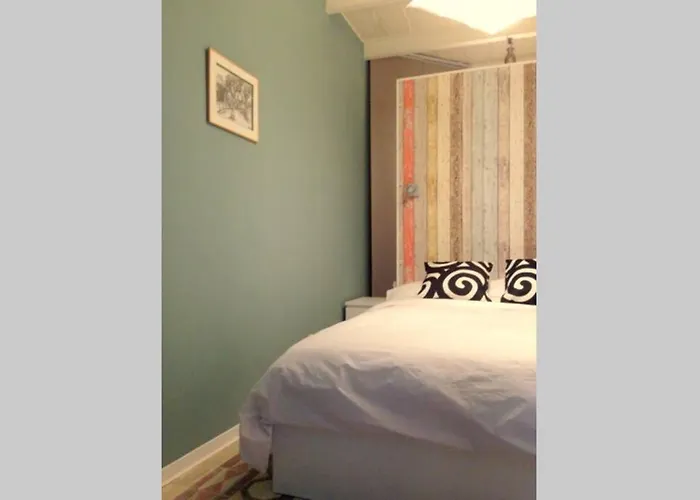 Art House - Retro Bordello Valletta