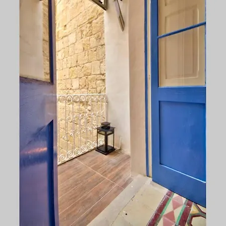 Art House - Retro Bordello Apartment *