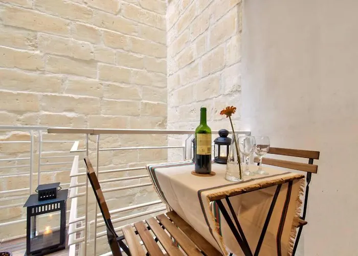 Art House - Retro Bordello Appartement Valletta