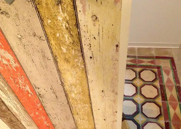 Art House - Retro Bordello Valletta